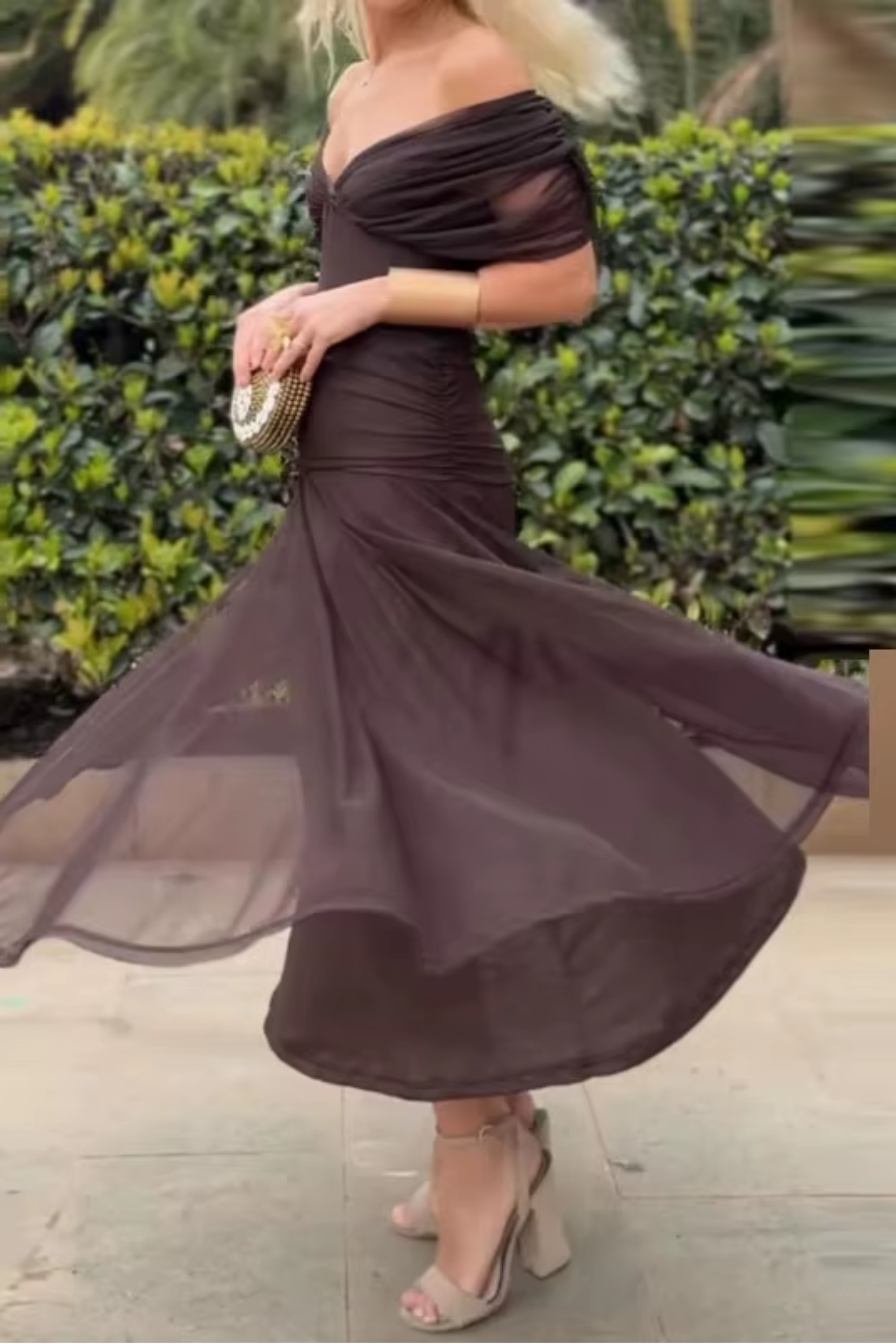 Elegante vestido largo de fiesta con cuello en V - Louise