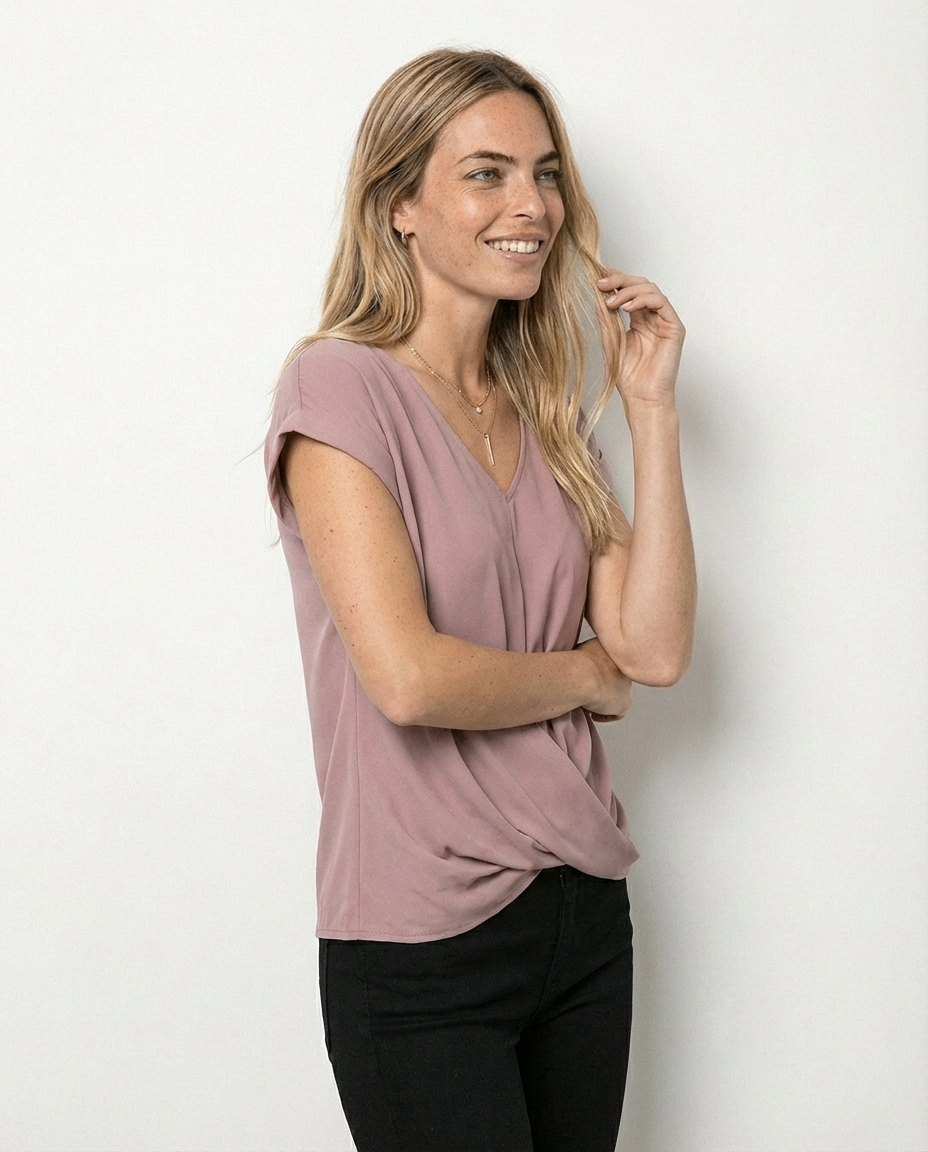 Camiseta Casual con Escote Corazón Cleo – Rosa