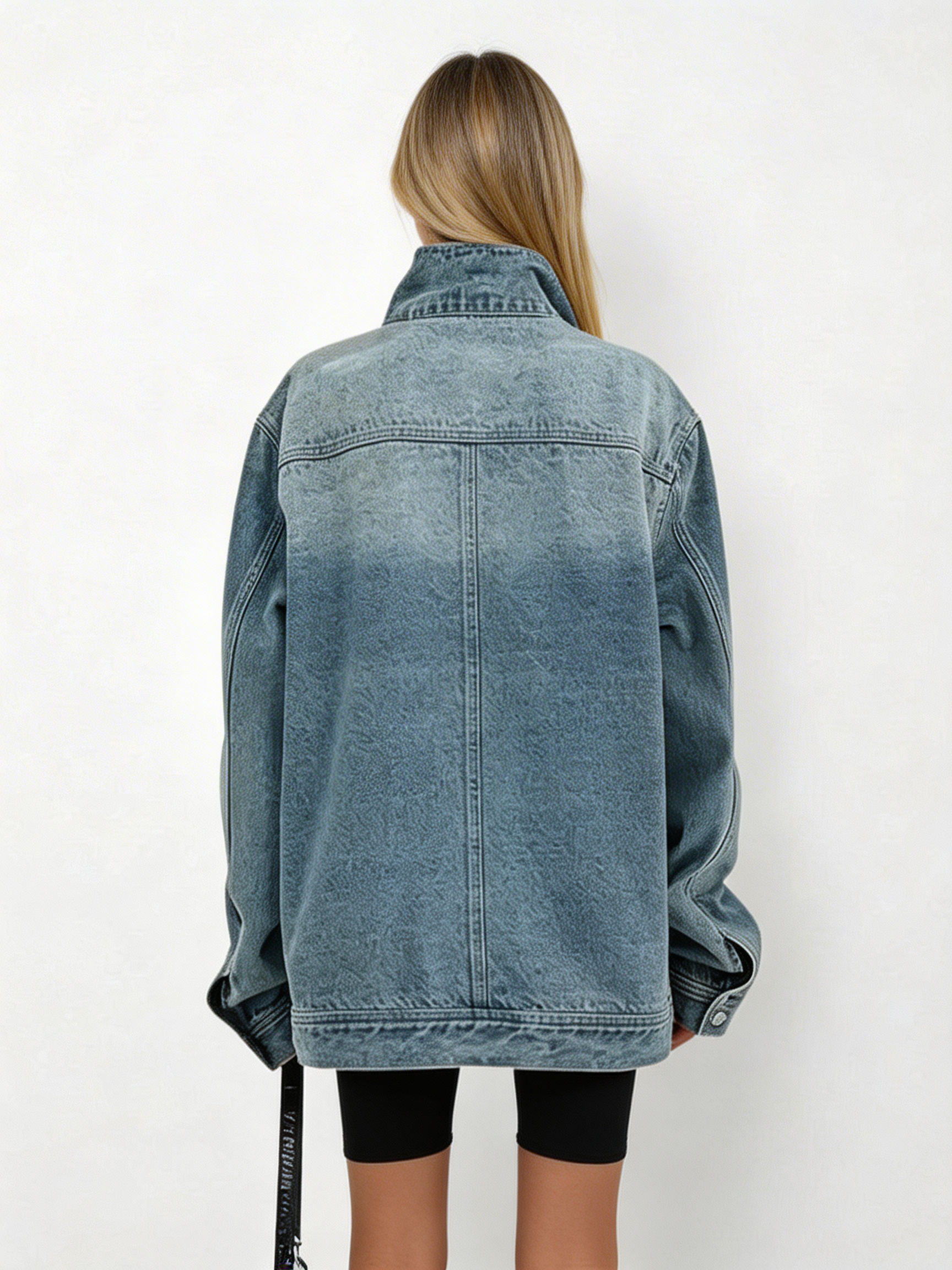 Chaqueta asimétrica urbana con botones - Cleo